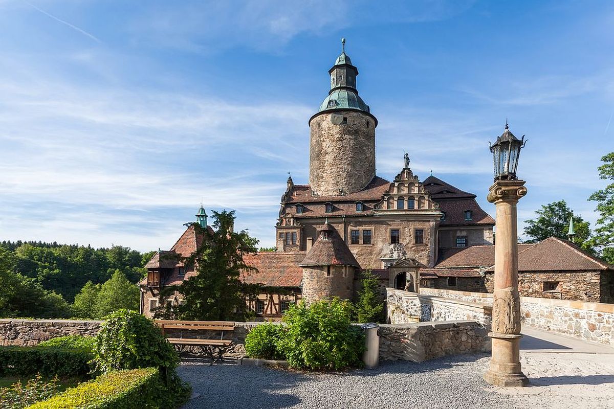 ZAMKI DOLNEGO ŚLĄSKA