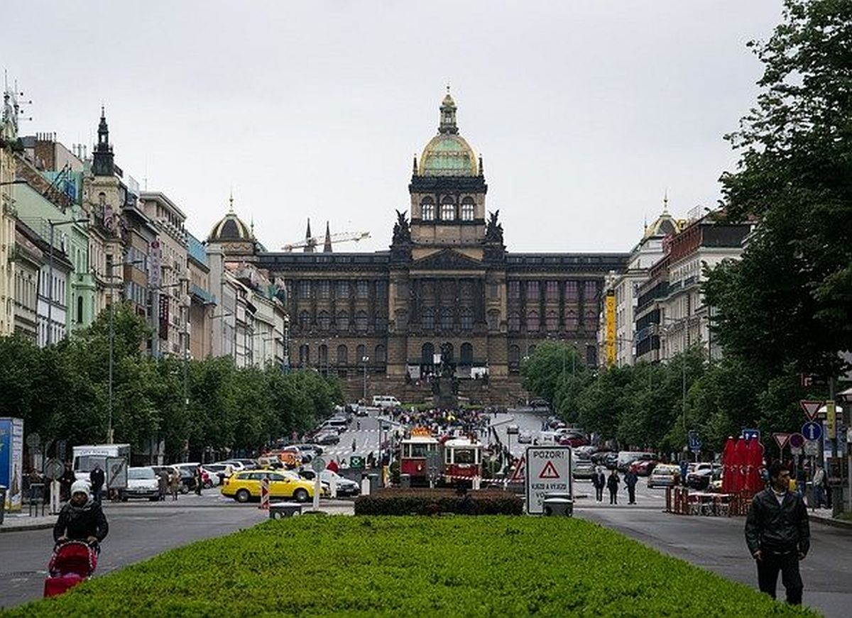CZECHY - PRAGA + SKALNE MIASTO + ZOO SAFARI